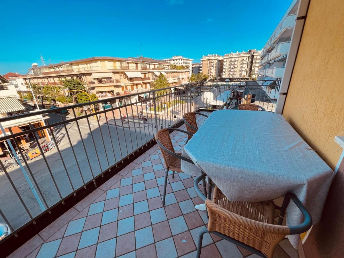 Family Apartment Piazza Milano - Jesolo Zewnętrze zdjęcie