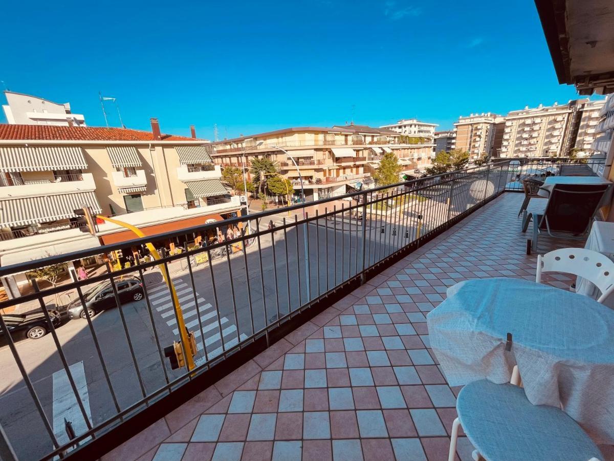 Family Apartment Piazza Milano - Jesolo Zewnętrze zdjęcie