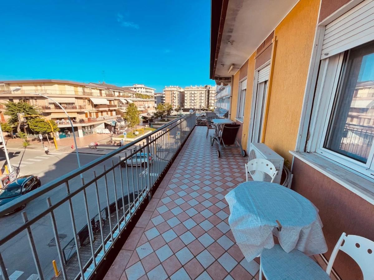 Family Apartment Piazza Milano - Jesolo Zewnętrze zdjęcie