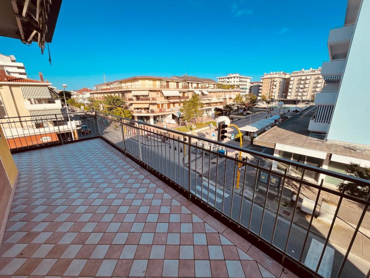 Family Apartment Piazza Milano - Jesolo Zewnętrze zdjęcie