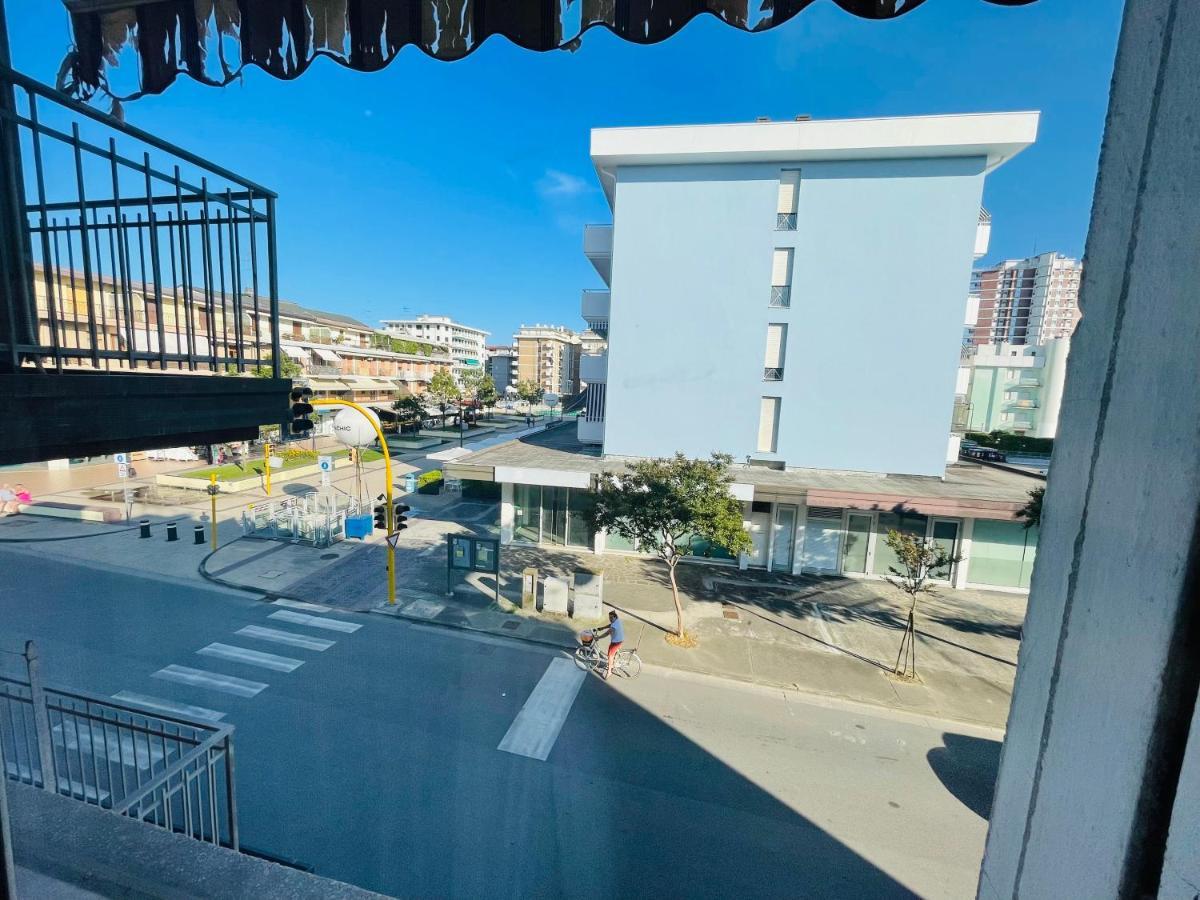 Family Apartment Piazza Milano - Jesolo Zewnętrze zdjęcie